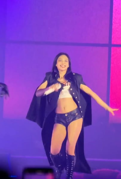 260325 Jennie COMPLEXCON