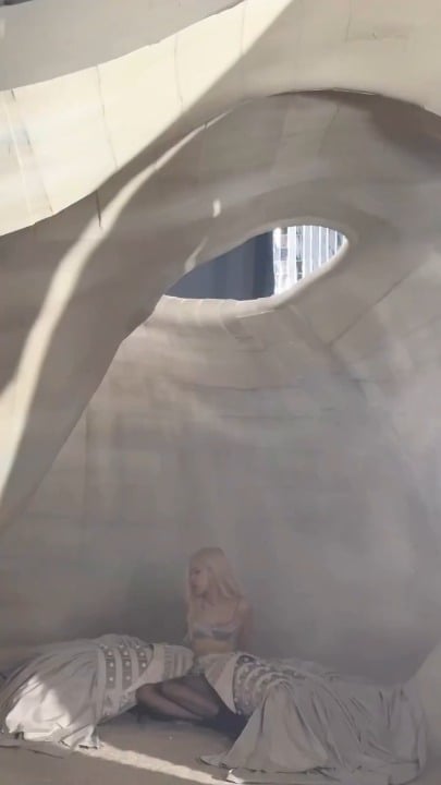 260309 BLACKPINK - 'GO' M/V BEHIND THE SCENES CLIP (ROSÉ)