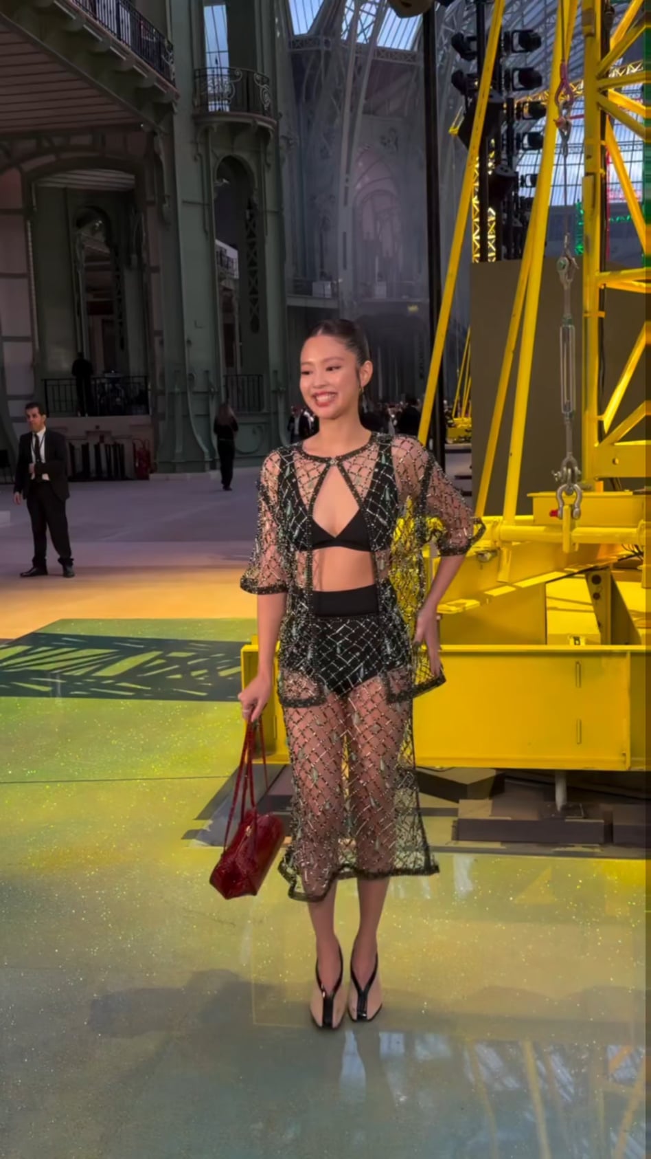 260309 Jennie arrives @ CHANEL Paris Fashion Week