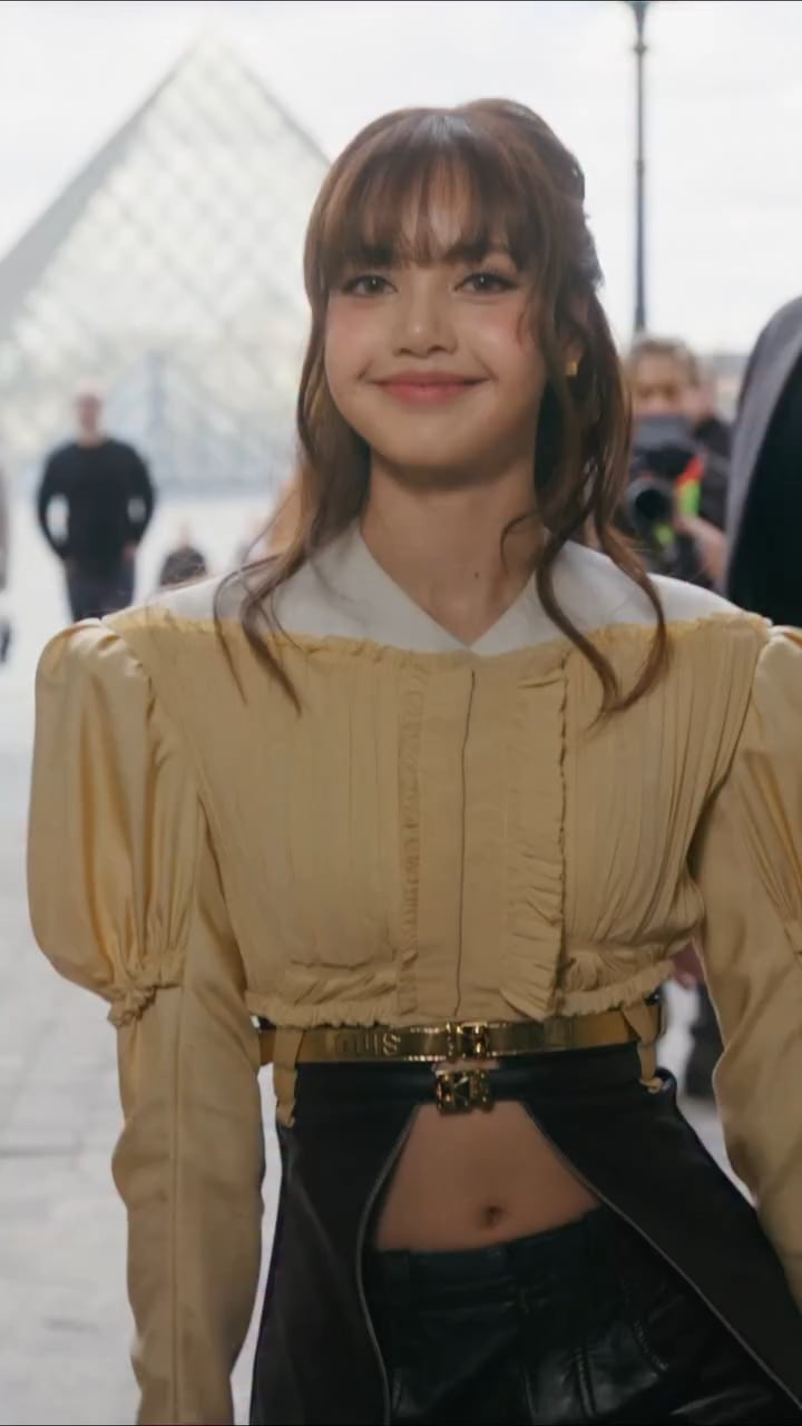 260311 LV IG Update: Fall-Winter 2026 Show. House Ambassador Lisa attended Nicolas Ghesquiere’s latest collection unveiling in Paris.