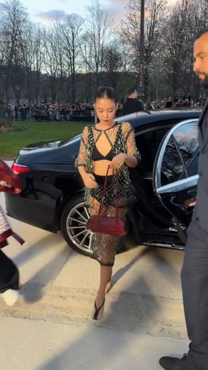 260309 Jennie Chanel Paris Fashion Week