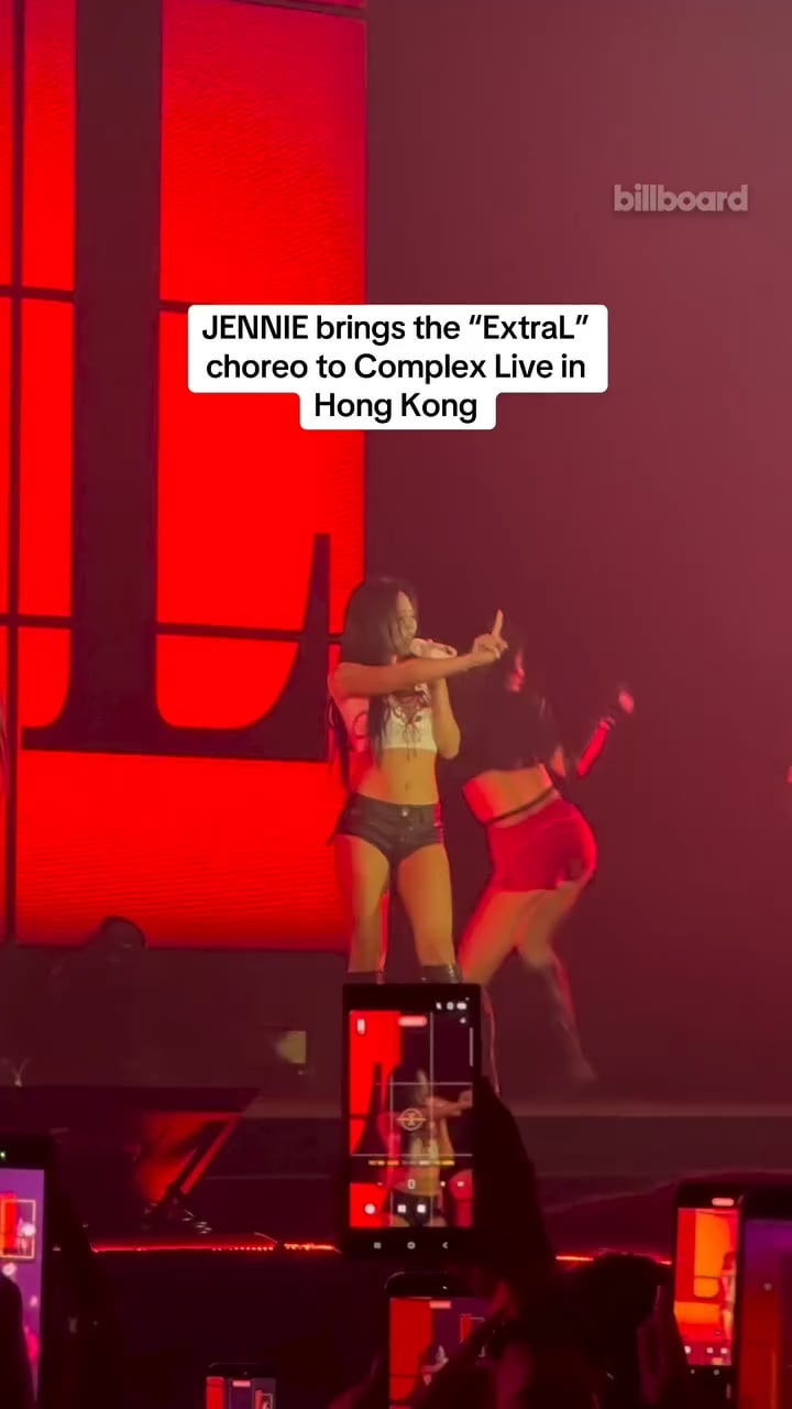 Jennie performing ExtraL at Hong Kong's Complex Live - 260322