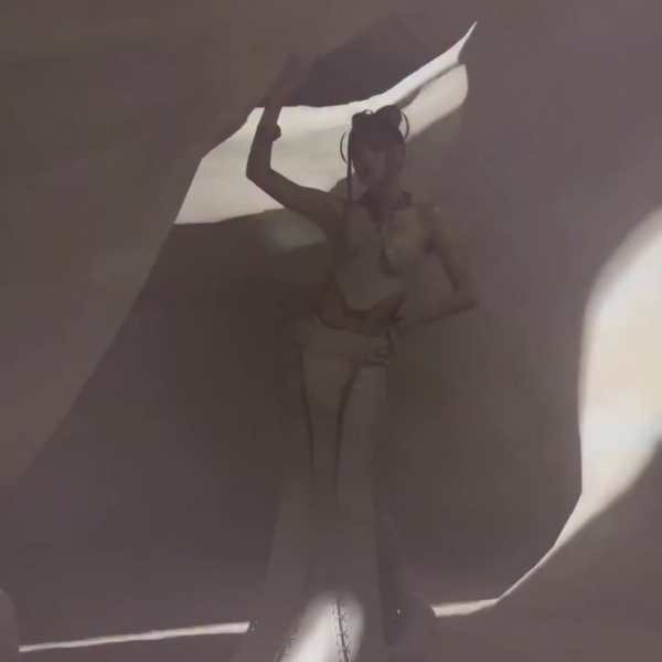 260309 BLACKPINK - 'GO' M/V BEHIND THE SCENES CLIP (LISA)