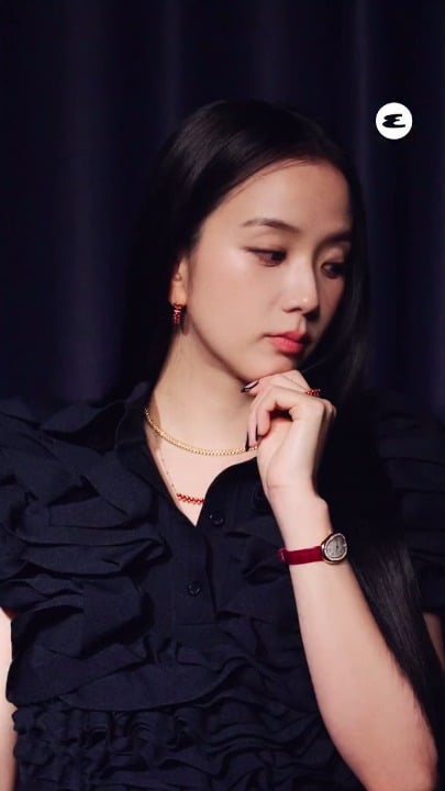 260303 The moment you fall in love with Jisoo, 4 scenes chosen by Esquire out of 3,015,991 | Esquire Korea