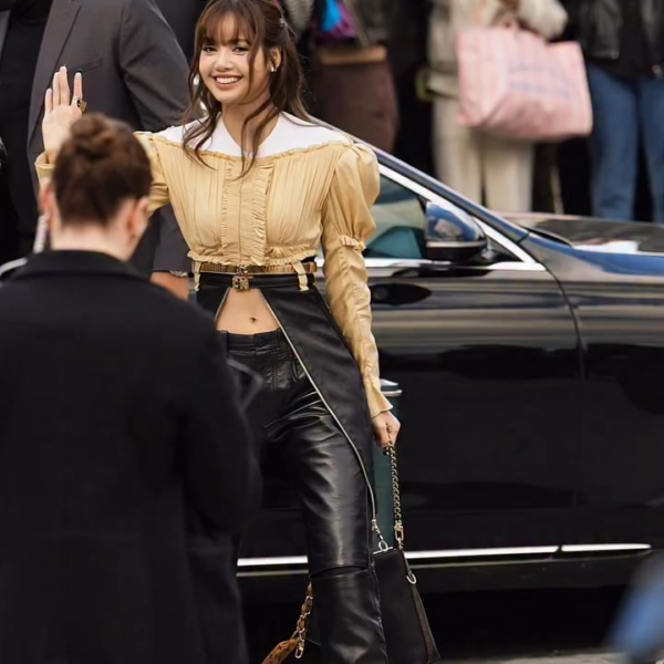 260310 Lisa attends the Louis Vuitton Womenswear Fall/Winter 2026-2027 Show as part of Paris Fashion Week