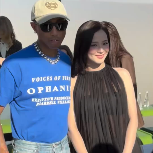 260303 Jisoo w/ Pharrell Williams @ DIOR Paris Fashion Week