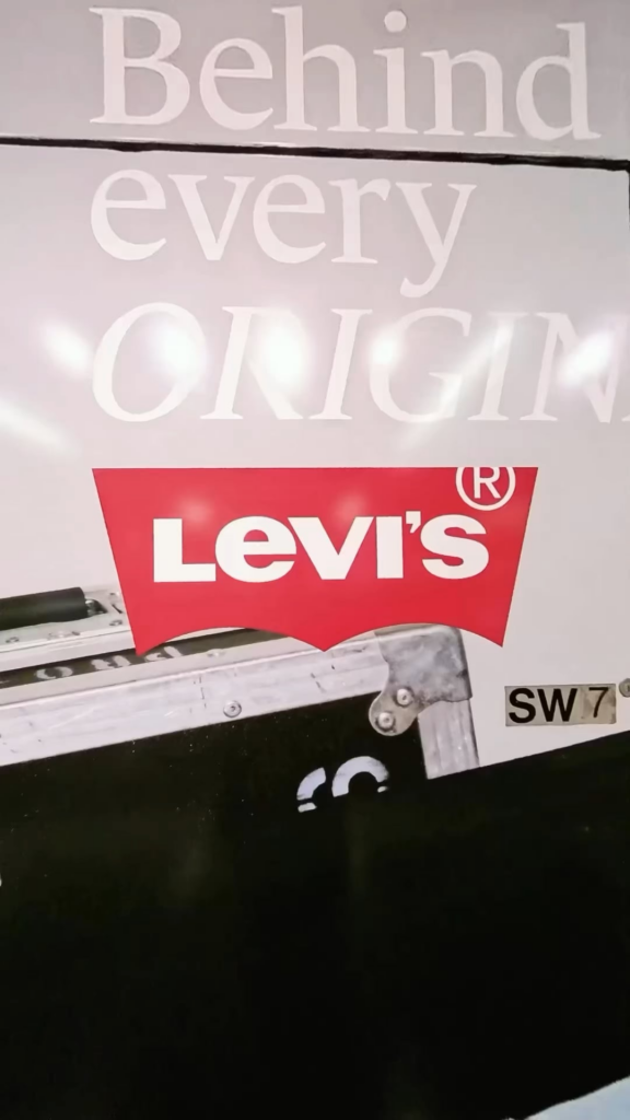 ROSÉ x LEVI’S