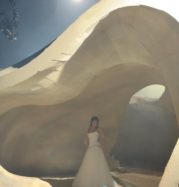 260305 BLACKPINK - 'GO' M/V BEHIND THE SCENES CLIP (JENNIE)