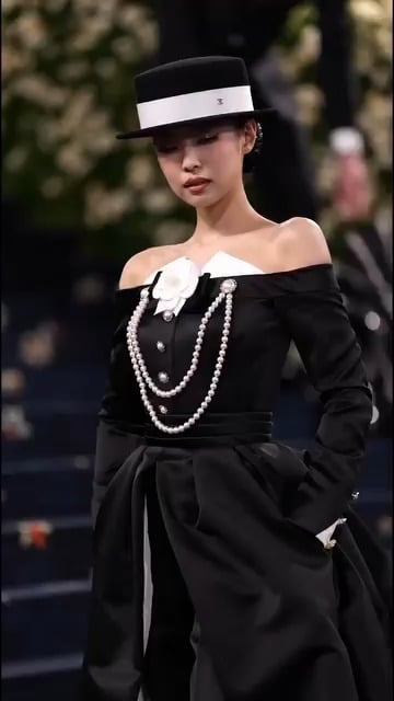 250506 Jennie at met Gala