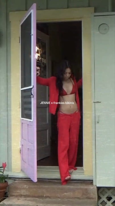 260401 Jennie for Frankies Bikinis