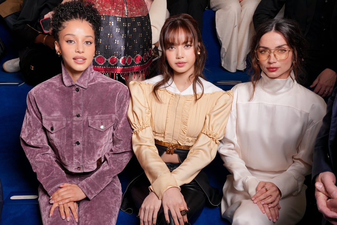 260310 Lisa w/ Chase Infiniti & Ana de Armas @ LOUIS VUITTON Paris Fashion Week