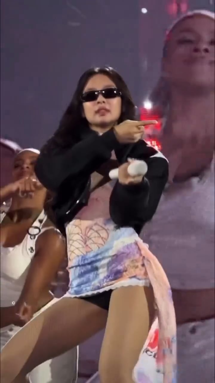 JENNIE at Deadline Jakarta D2