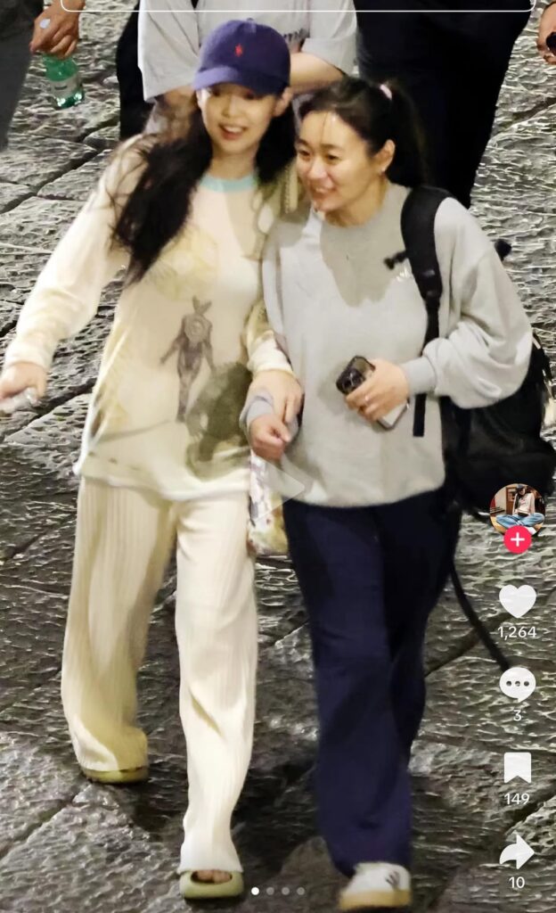 260803 how tall is jennie?