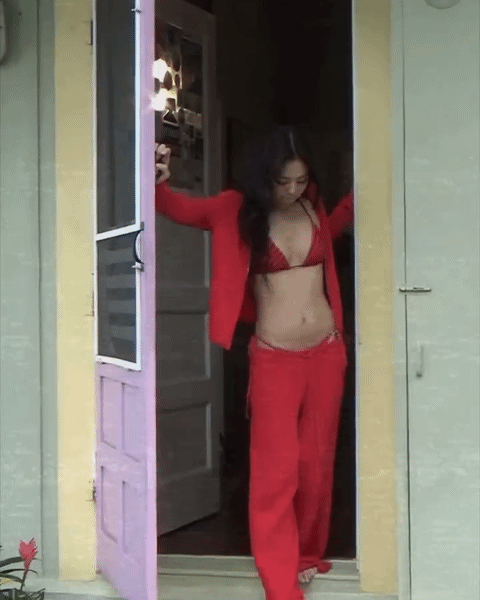 260327 Jennie x Frankies Bikinis