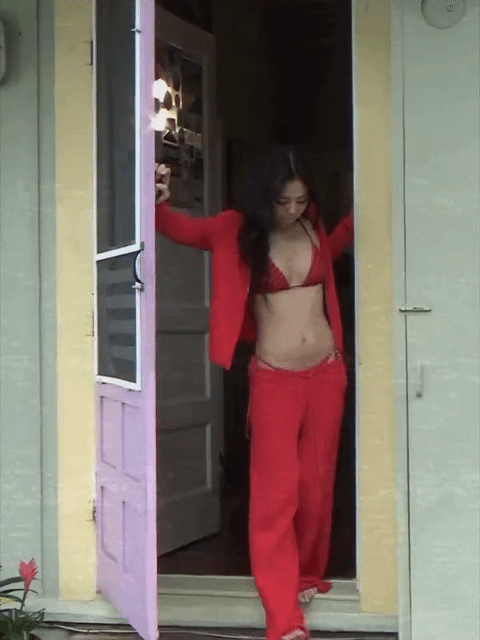 260327 Jennie x Frankies Bikinis