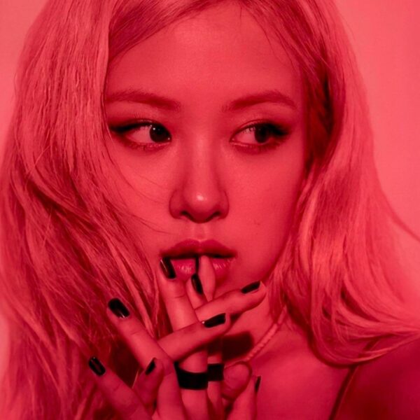 ROSÉ BLACKPINK [DEADLINE] Scans