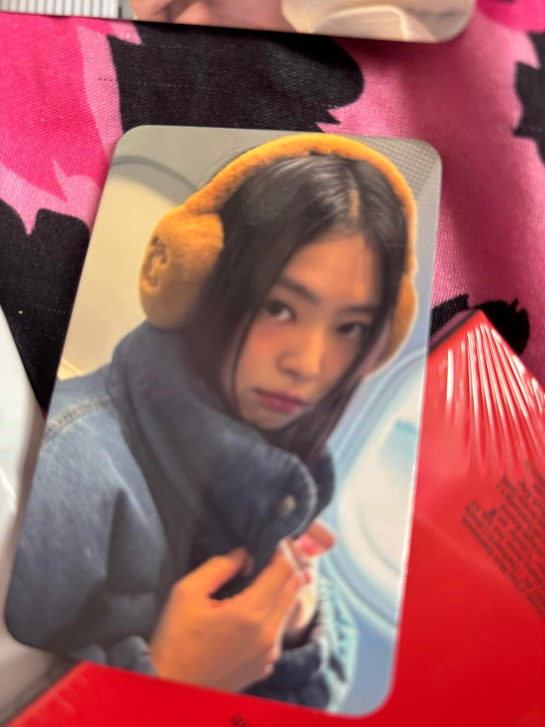 260325 Verifying these photocards