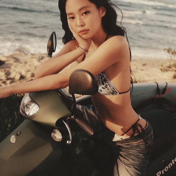 260327 Jennie x Frankies