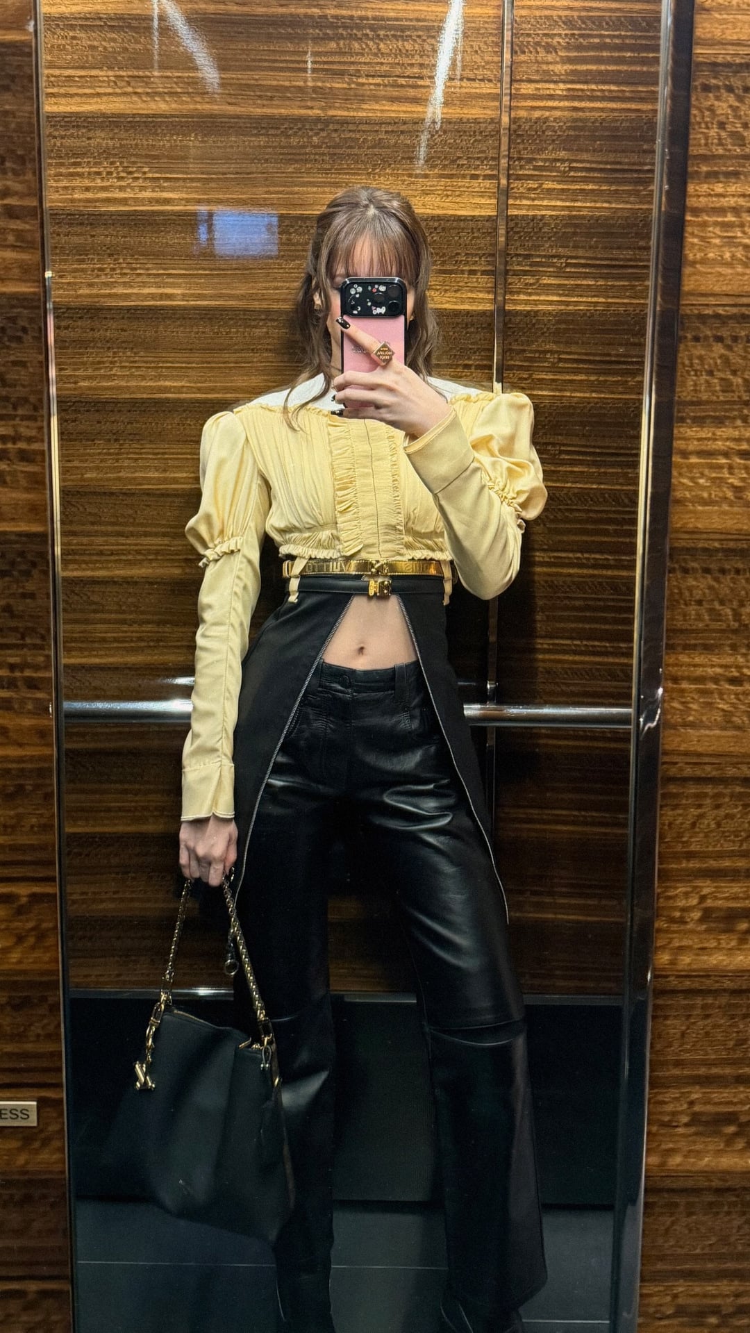 260311 Lisa IG Story Update