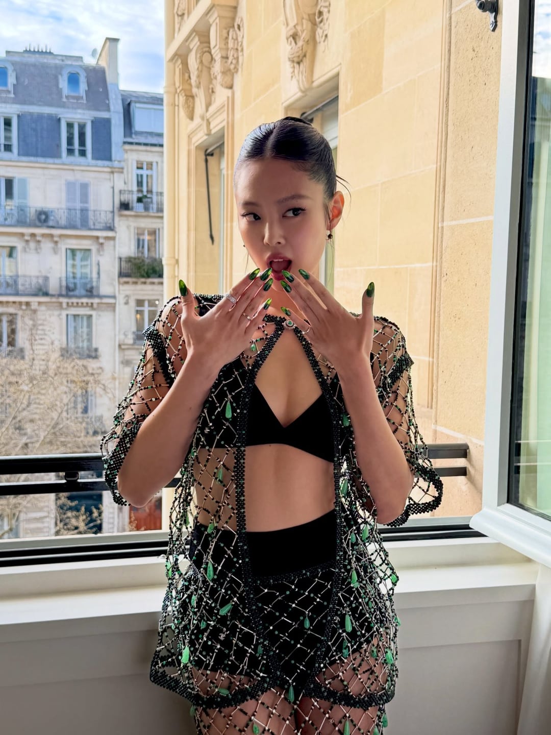 260310 cam.t.artist IG Update w/ Jennie