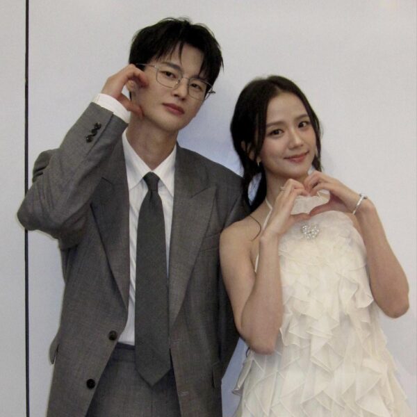 260318 Jisoo w/ Seo Inguk for 'Boyfriend on Demand'
