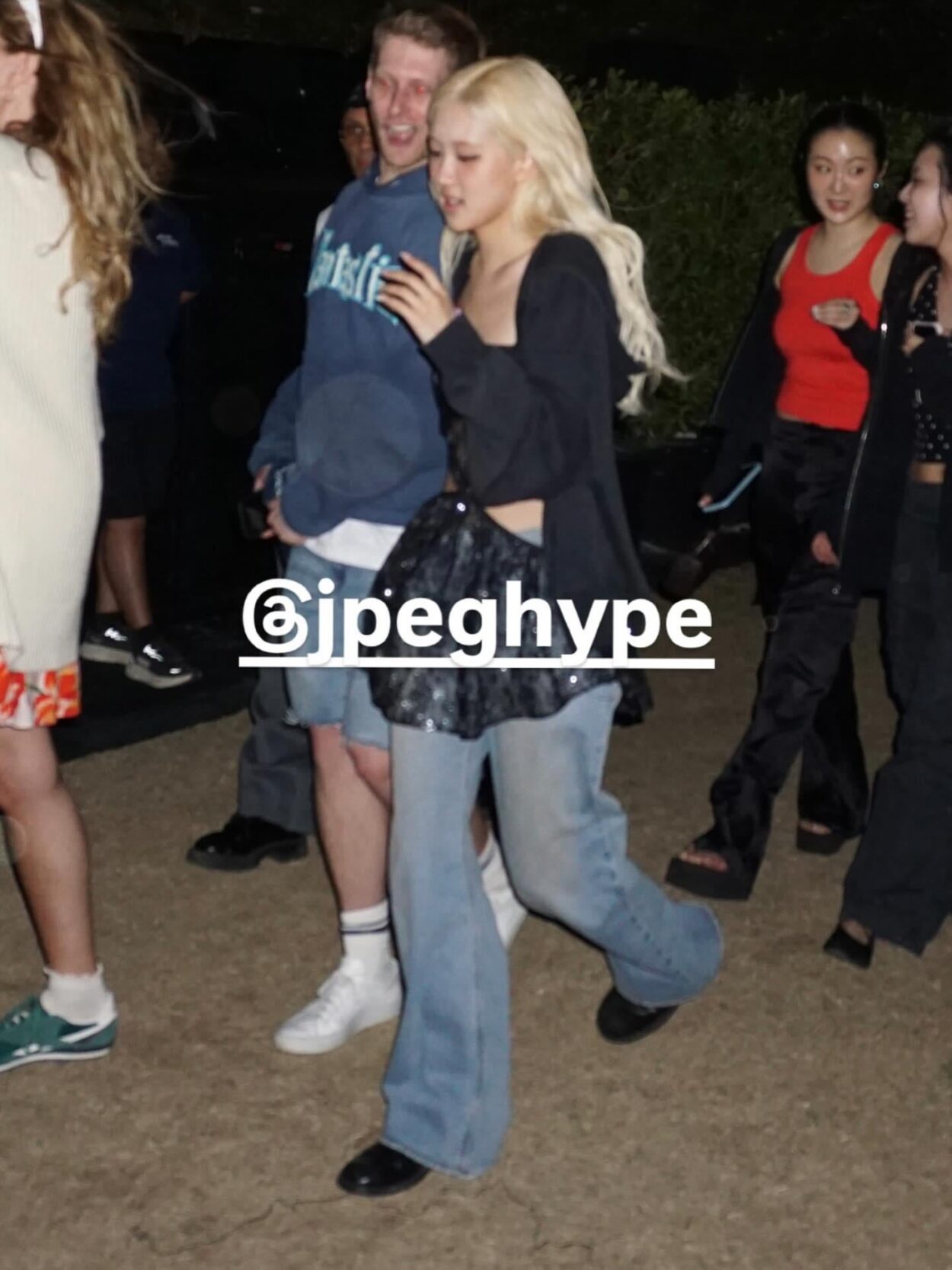 260411 ROSÉ spotted at Coachella