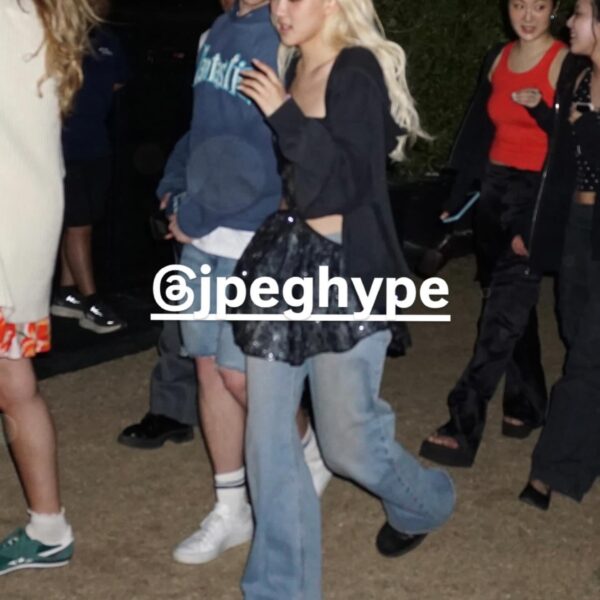 260411 ROSÉ spotted at Coachella