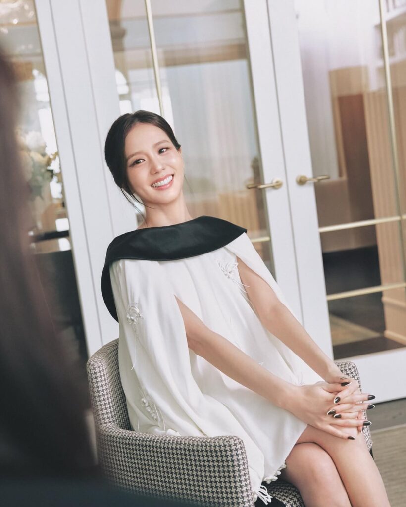 260424 harpersbazaarmy IG Update w/ Jisoo