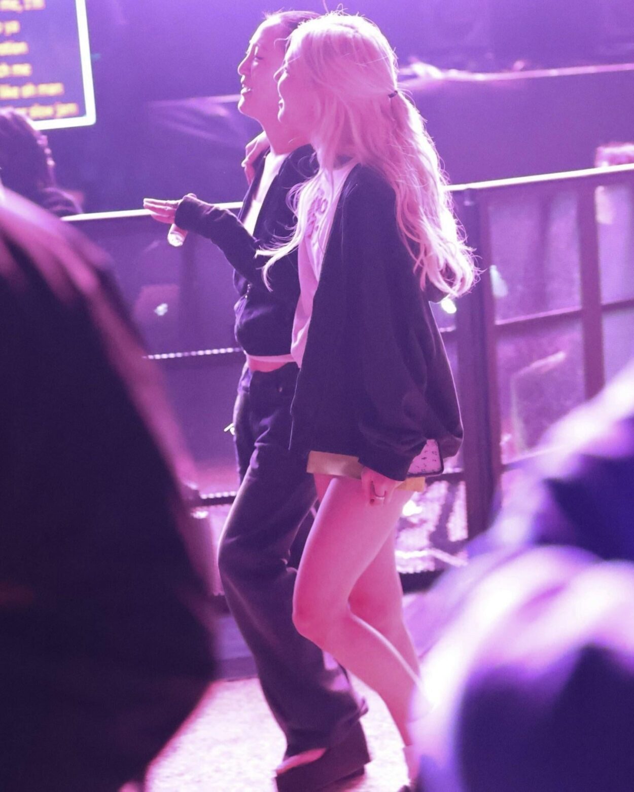 260411 ROSÉ spotted at Justin Bieber’s set at Coachella