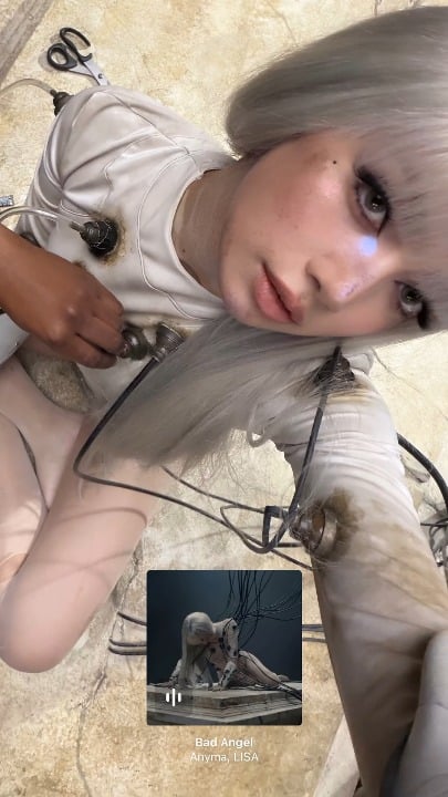 260410 Lisa IG Story Update