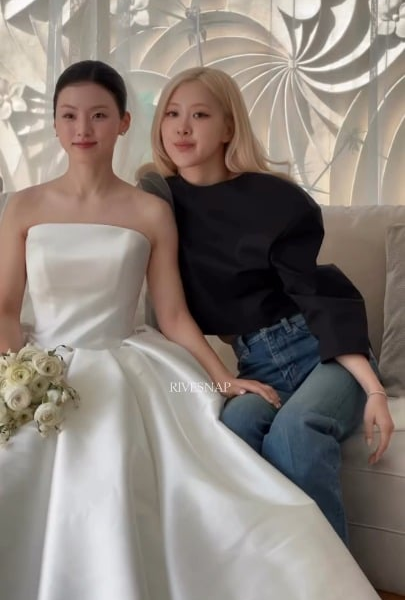 260406 rive.snap IG Update w/ Rosé