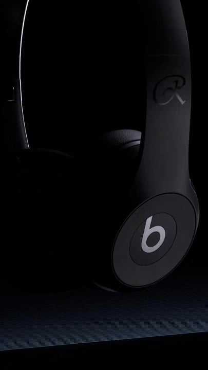 260421 Beats Solo 4 - JENNIE Special Edition in Onyx Black | Out April 24th