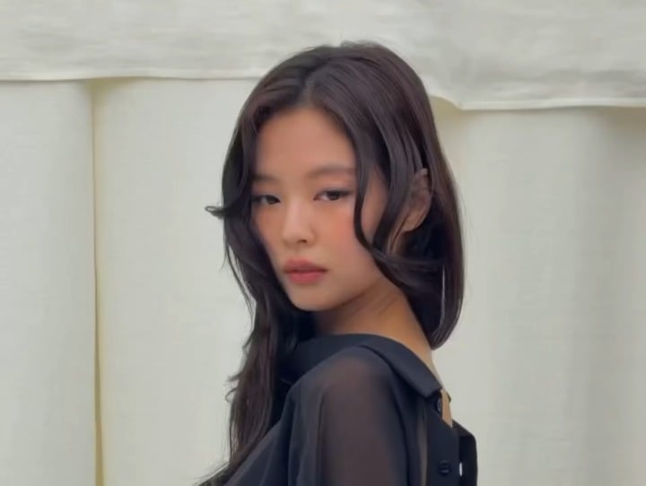 260404 Jennie IG update