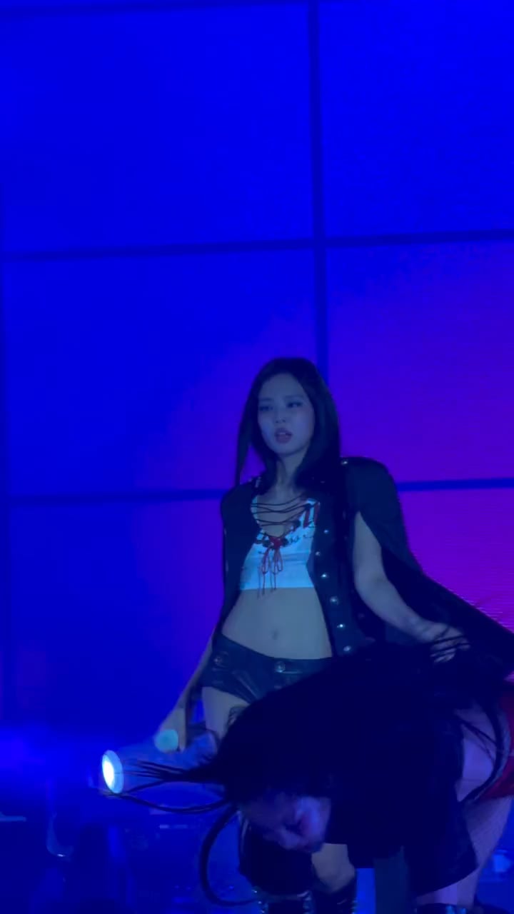 Jennie performing Dracula at Complex Con in Hong Kong - 260322