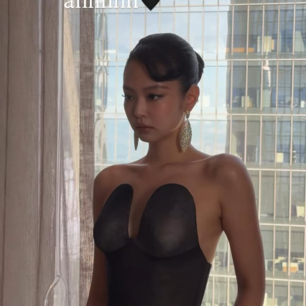 Jennie Instagram Story Update - 260424