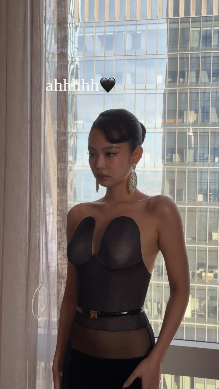 Jennie Instagram Story Update - 260424