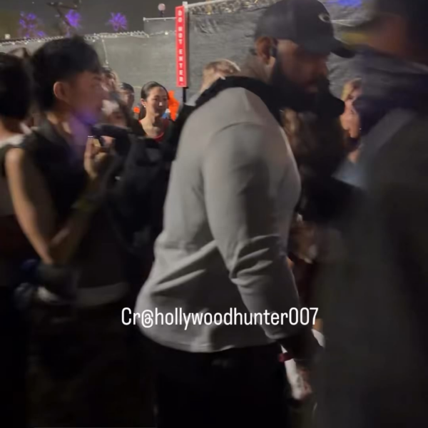 260411 ROSÉ spotted at Coachella