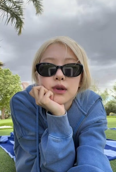 260413 Rosé TikTok Update