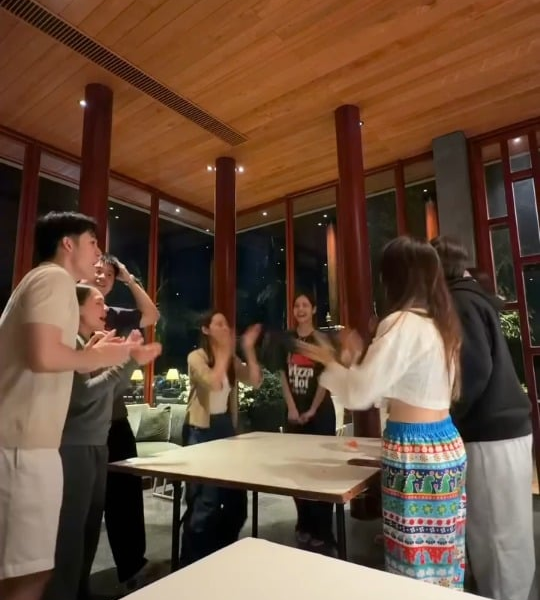 260403 ay.raa IG Update w/ Lisa