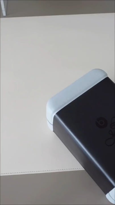 260424 Beats Solo 4 - JENNIE Special Edition in Onyx Black | Unboxing