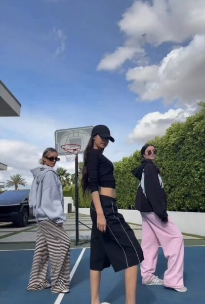 260416 brookeandjess IG Update w/ Lisa