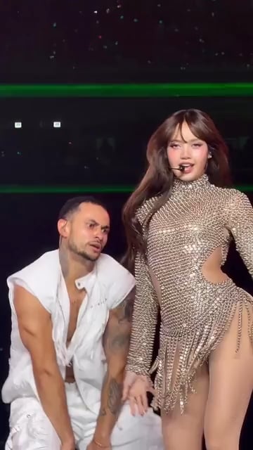 260125 Lisa performed FUTW wearing custom Courreges at BLACKPINK’s Deadline tour stop in Hong Kong Day 2