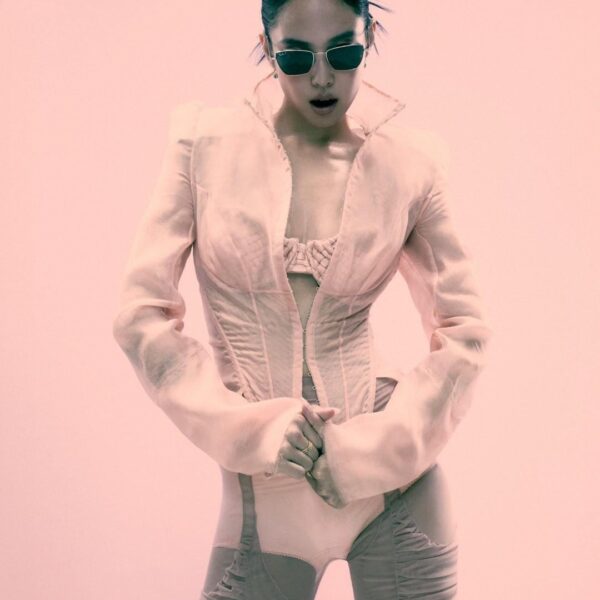 260409 Jennie x Ray-Ban