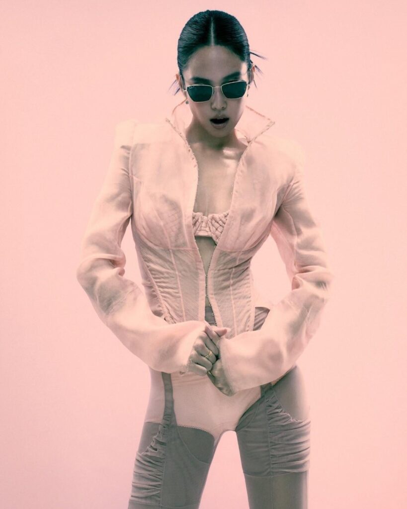 260409 Jennie x Ray-Ban