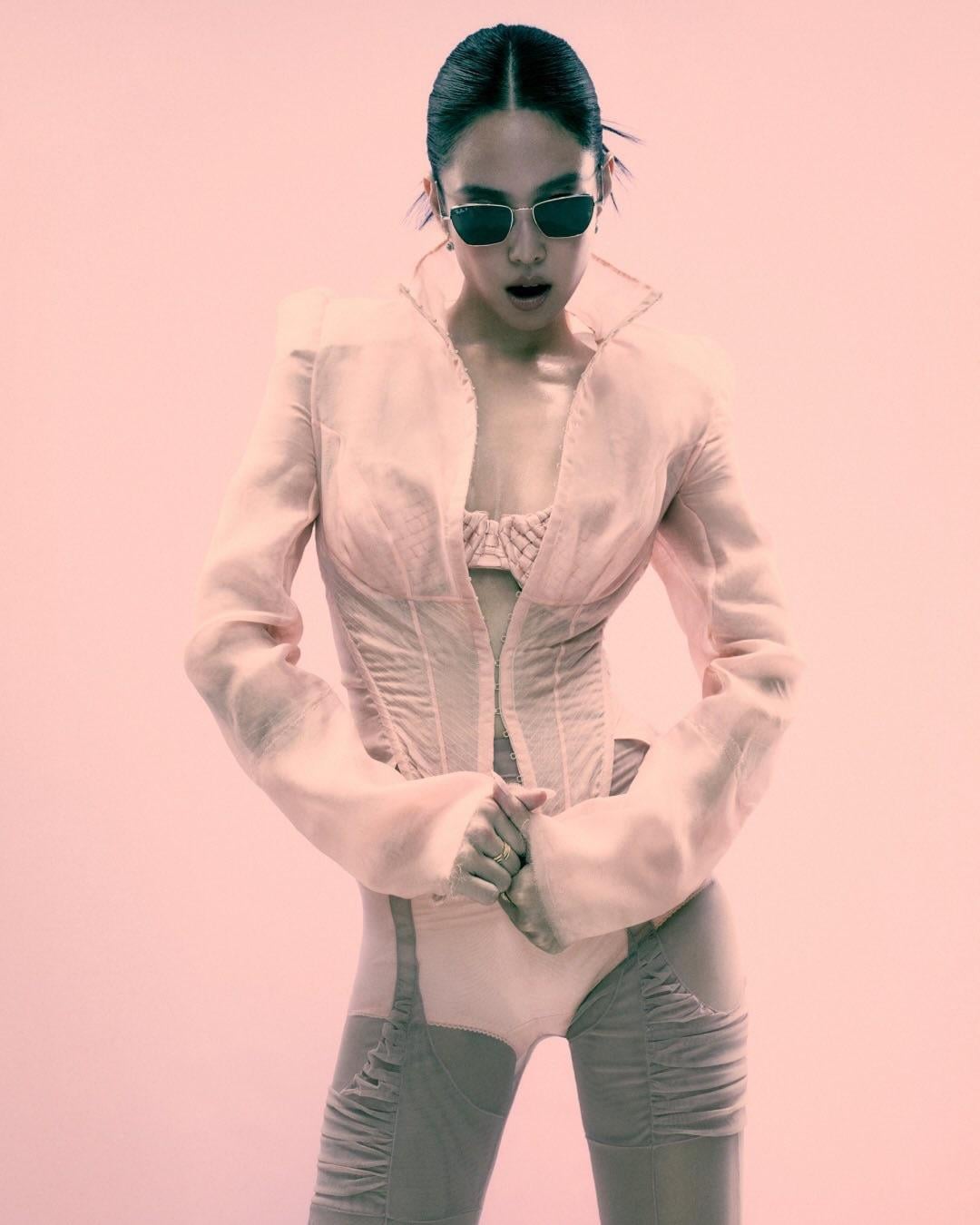 260409 Jennie x Ray-Ban