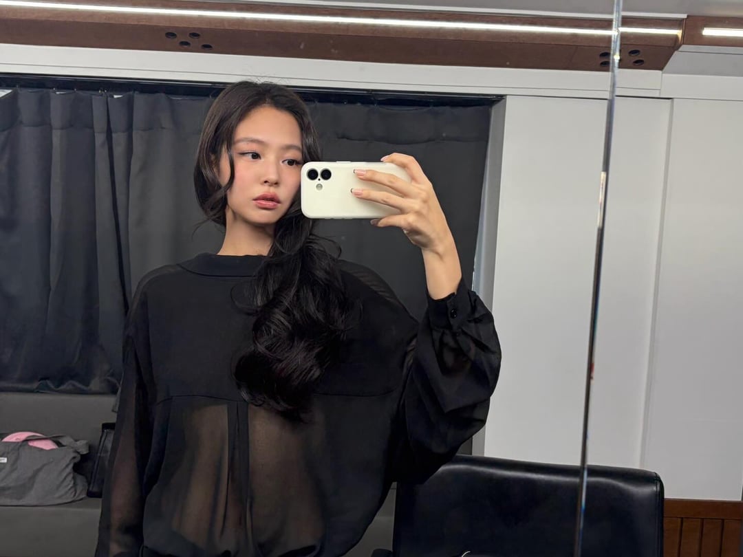 'An ode to joy with Jacquemus and Veuve Clicquot. Finally Simon’s first visit to Korea' - IG April 2026