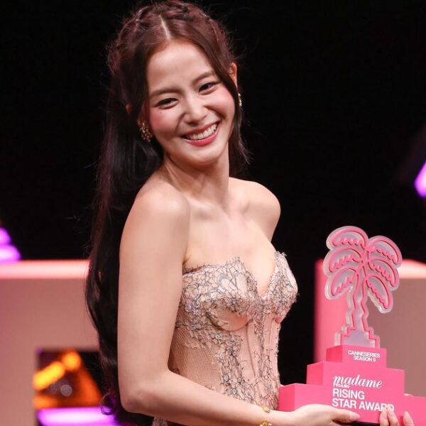 260424 Jisoo, winner of the Madame Figaro Rising Star Award at Canneseries: "This title gives me strength" | Madame Figaro