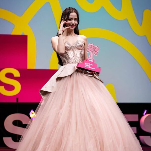 260423 canneseries IG Update w/ Jisoo