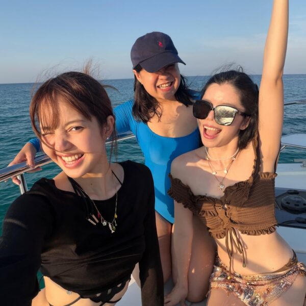 260414 gukoiiz IG Update w/ Lisa