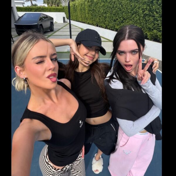 260416 brookeblewittt & jessqualter IG Story Updates w/ Lisa